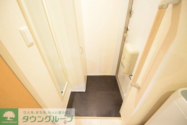 玄関(仕様・設備は現況と異なる場合があります。現況優先。)