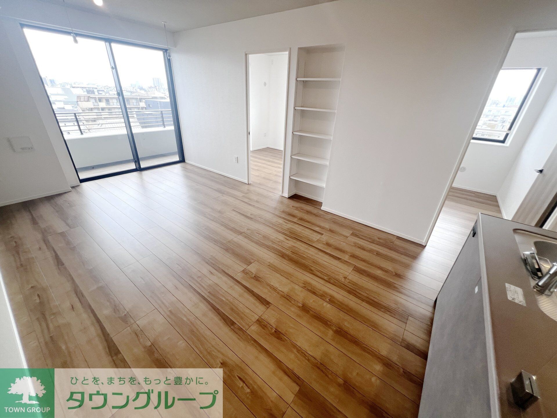 物件内観写真2　(リビング/居室)