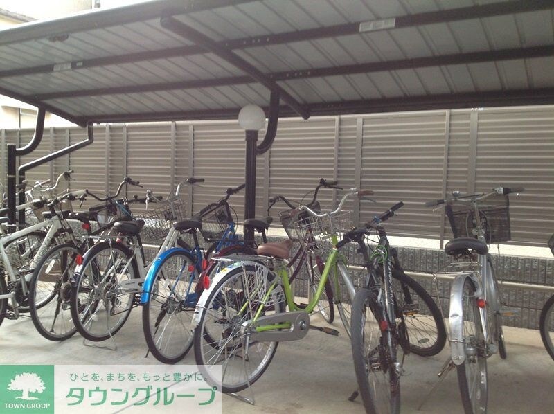 物件内観写真7　(駐輪場)