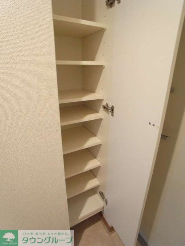 その他(靴入)