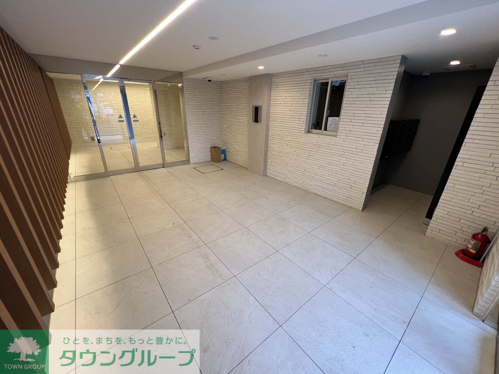 物件内観写真8　(エントランス)