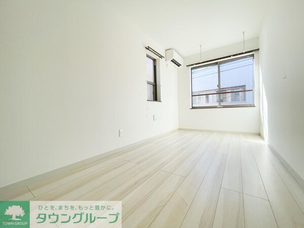 リビング・居室(★築浅★設備充実★※別部屋参考写真)