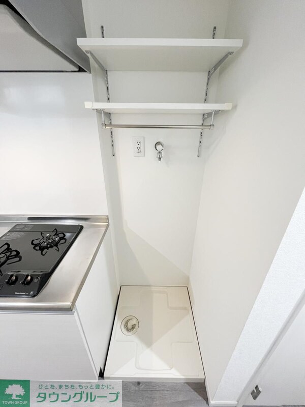 その他室内・内装(★洗濯機置場★収納棚付き★)