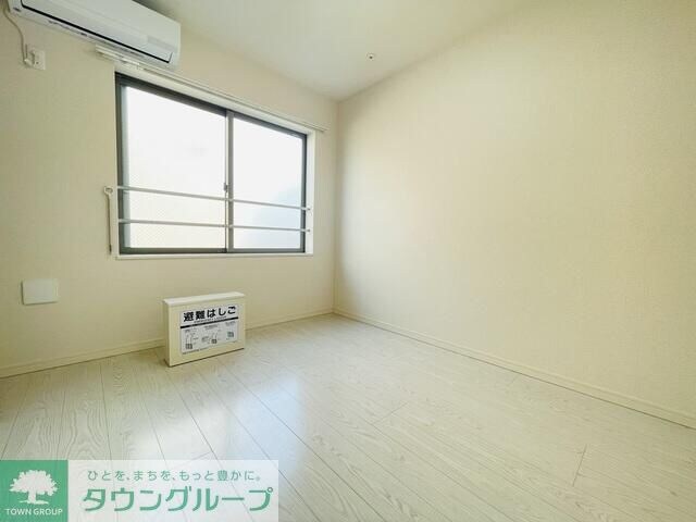 物件内観写真5　(リビング/居室)