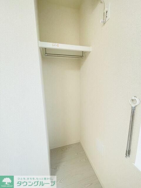 物件内観写真8　(玄関)