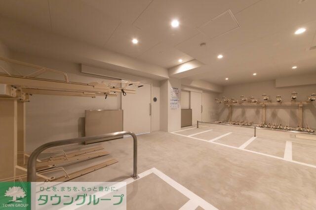 物件内観写真15　(バイク置場)