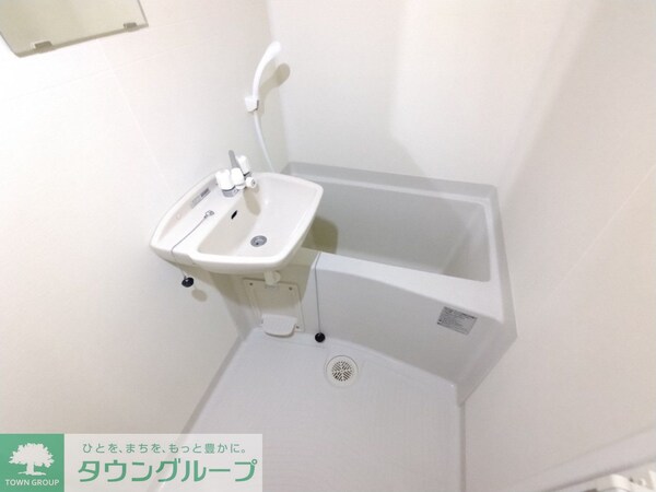 バス／シャワールーム等(仕様・設備は現況と異なる場合がございます)