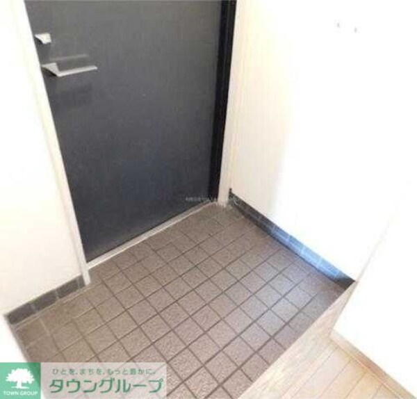 玄関(同施工別部屋参照。)