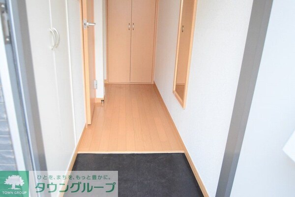 玄関(仕様・設備などは変わることがあります（現況優先）)