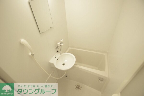 バス／シャワールーム等(同タイプの間取り撮影につき実際の物件とは異なる場合があります)