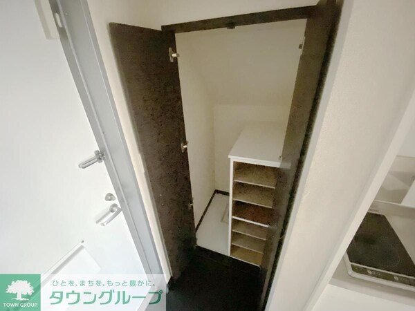 収納(こちらは同タイプの親部屋のお写真になります。)