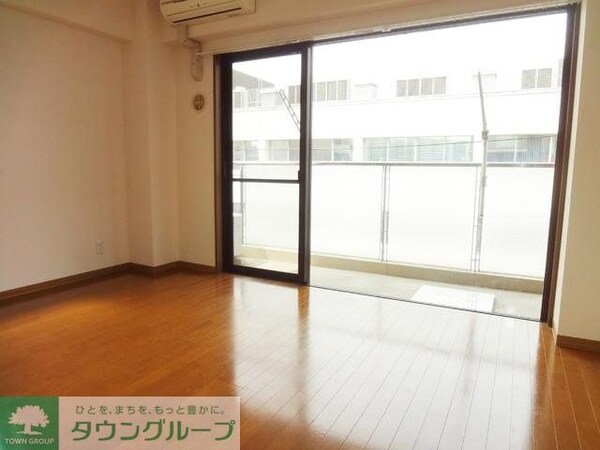 リビング・居室(※別部屋参考写真です)