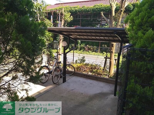 共有部分(駐輪場　自転車＆原付のみ駐輪可)