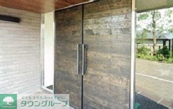 エントランス(部屋探しは株式会社　タウンハウジング　までお気軽にお問合せ…)