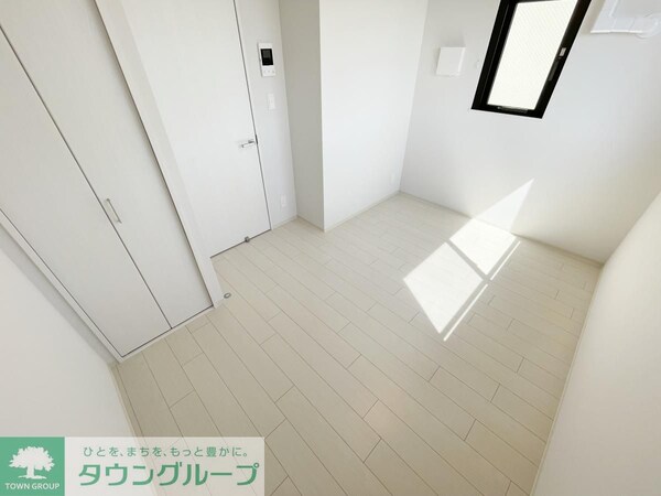 寝室(★白色ベースの明るいお部屋です★)