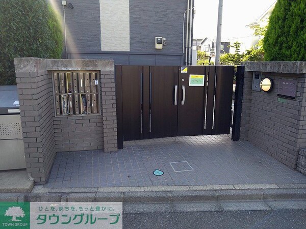 エントランス(オートロックゲート)