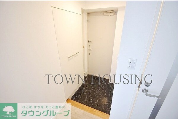 玄関(お部屋探しは株式会社　タウンハウジング　までお気軽にお問合…)