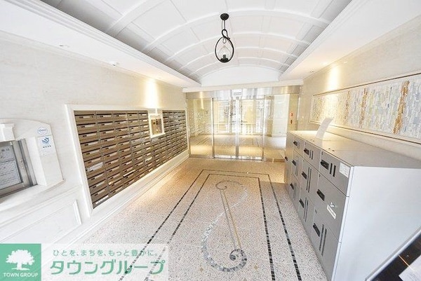 ロビー(部屋探しは株式会社　タウンハウジング　までお気軽にお問合せ…)
