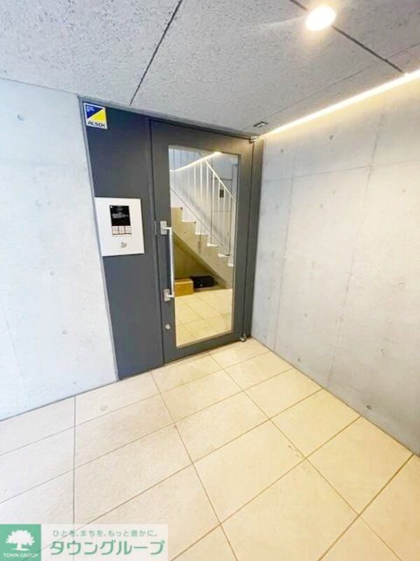 ロビー(部屋探しは株式会社　タウンハウジング　までお気軽にお問合せ…)