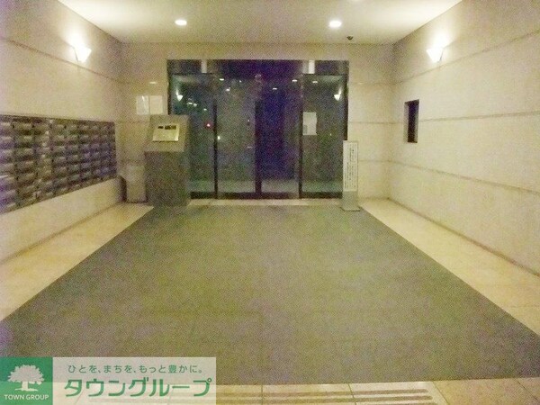 ロビー(部屋探しは株式会社　タウンハウジング　までお気軽にお問合せ…)