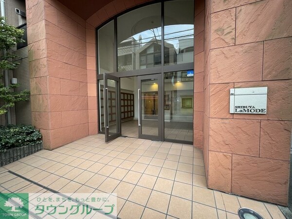 エントランス(部屋探しは株式会社　タウンハウジング　までお気軽にお問合せ…)