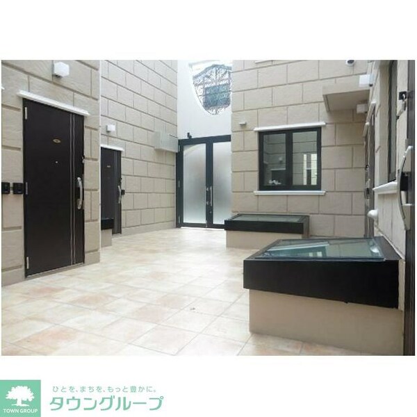 ロビー(部屋探しは株式会社　タウンハウジング　までお気軽にお問合せ…)