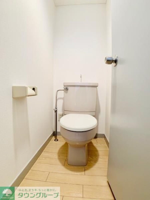 トイレ(※反転タイプ部屋写真参考。現況と異なる場合もございます。)