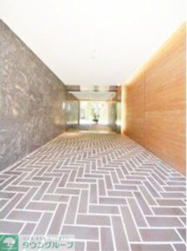 エントランス(部屋探しは株式会社　タウンハウジング　までお気軽にお問合せ…)