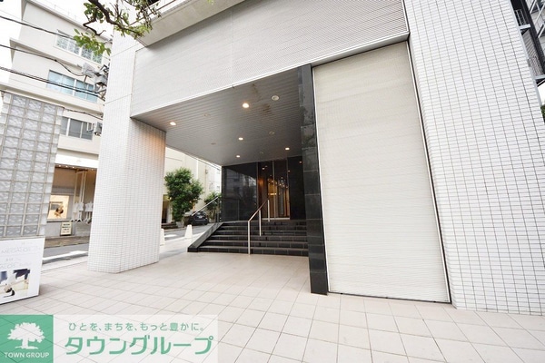 エントランス(部屋探しは株式会社　タウンハウジング　までお気軽にお問合せ…)