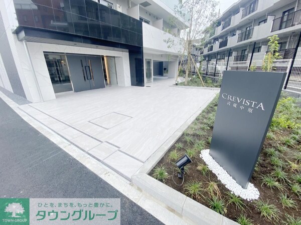 エントランス(駐車場)