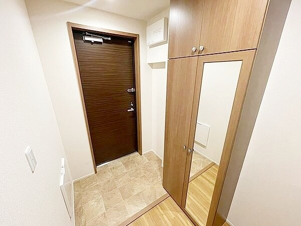 玄関(※他号室参考画像※)