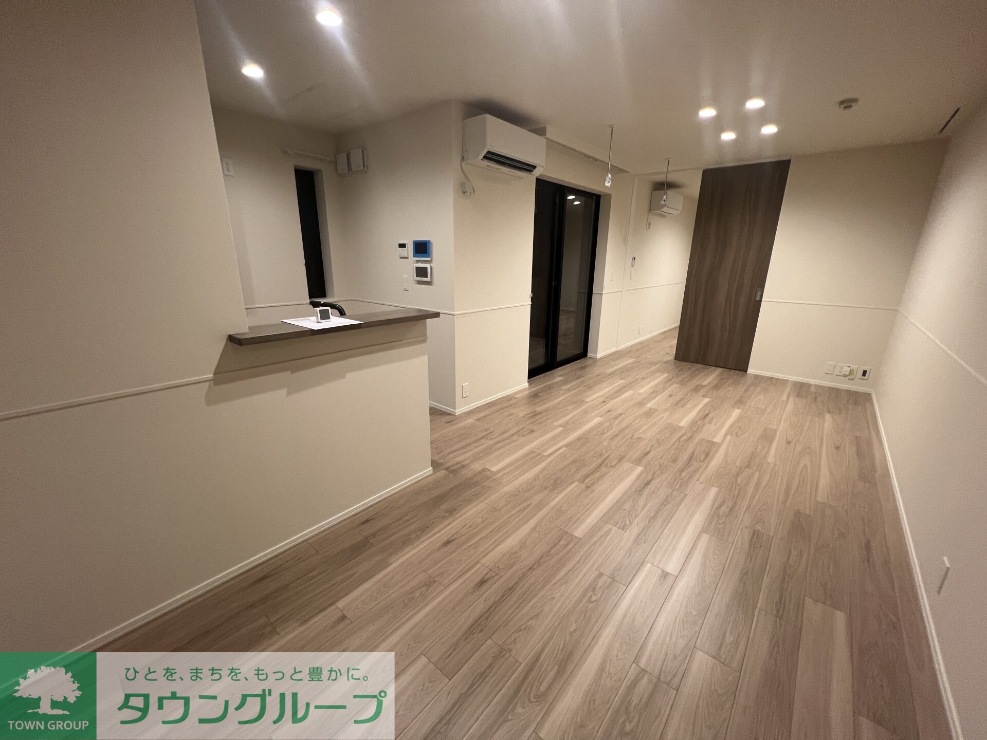 物件内観写真9　(エントランス)