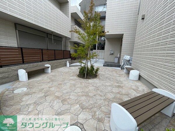 ロビー(庭)