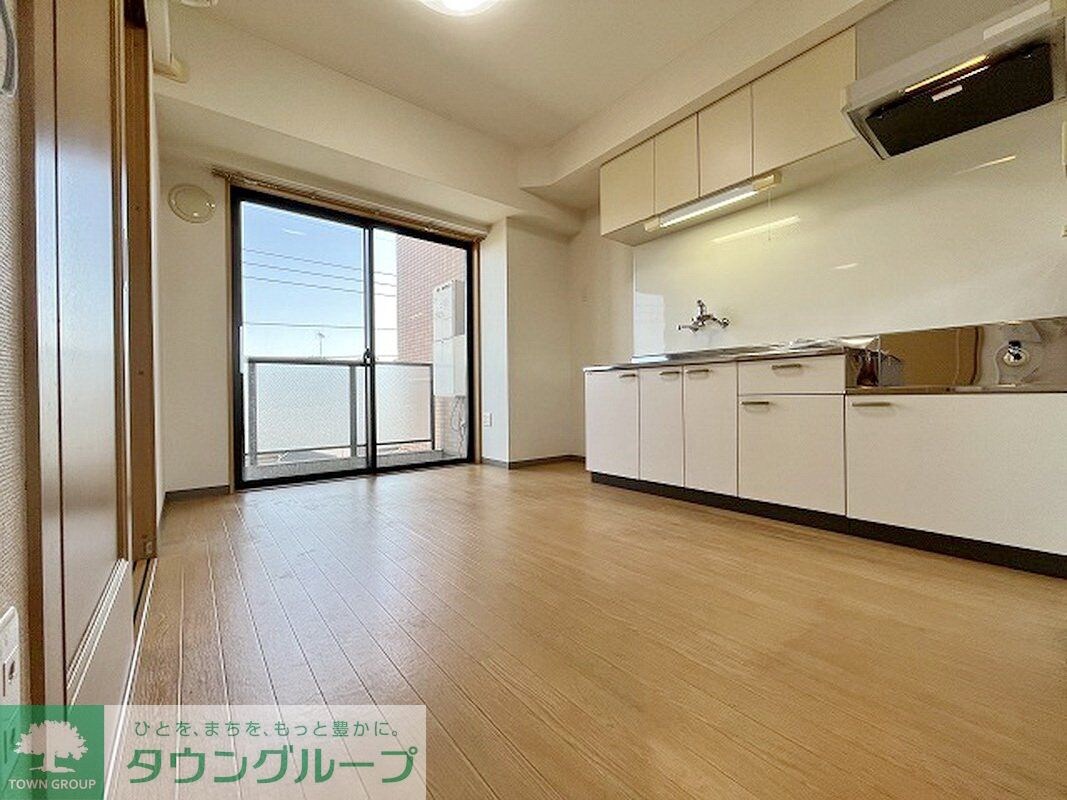 物件内観写真2　(リビング/居室)