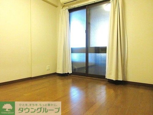 その他(洋室約5.4畳　※内装前、カーテン撤去予定)