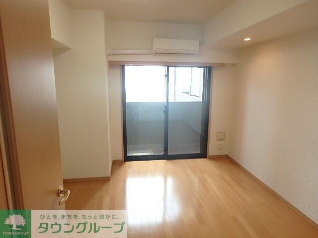 物件内観写真2　(リビング/居室)