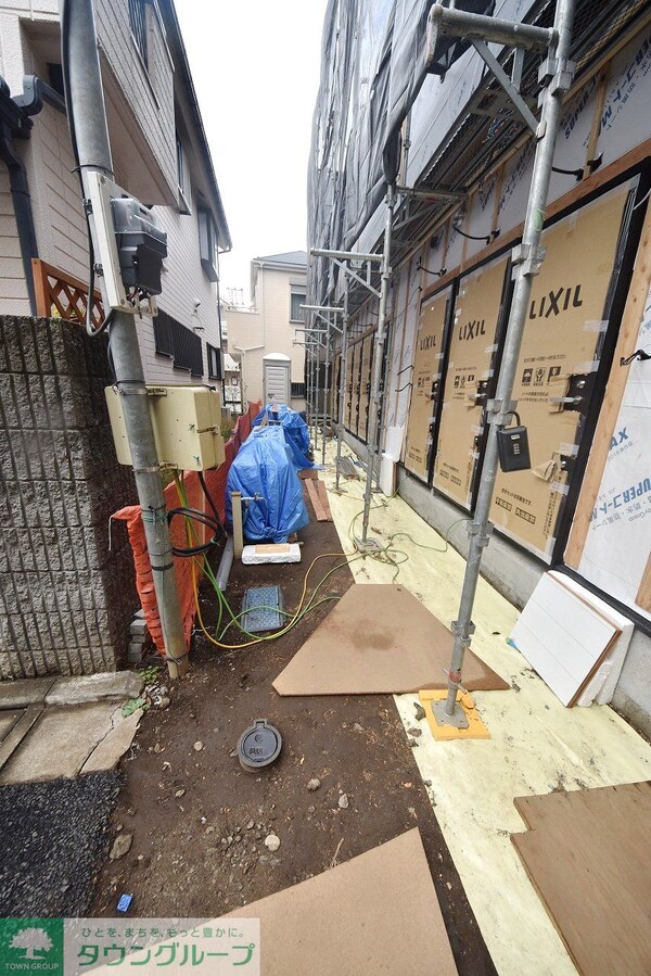 エントランス(駐車場)
