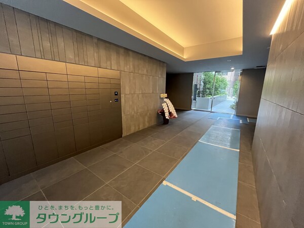 エントランス(駐車場)