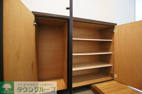 収納(靴入)