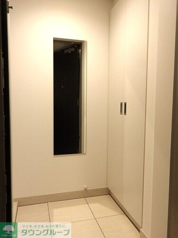 玄関(玄関からの室内※同タイプ別部屋2025.11新築未入居時撮影)