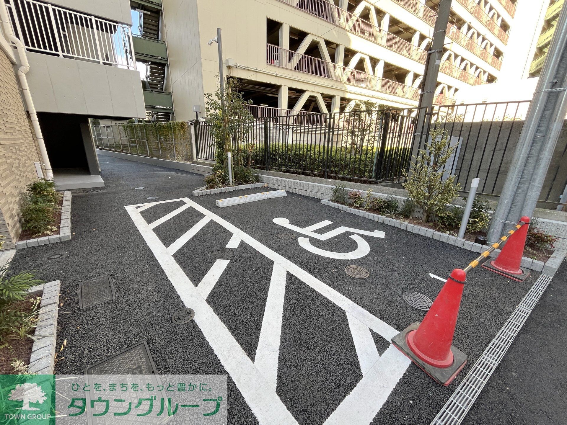 物件内観写真21　(駐車場)