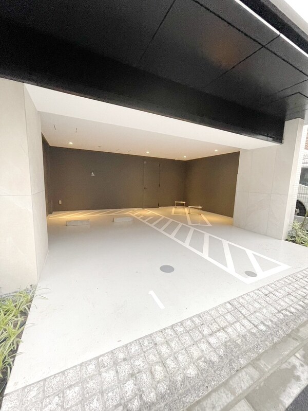 駐車場(玄関)