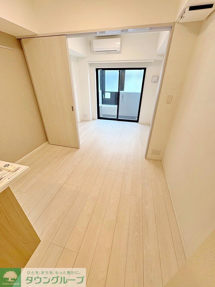 物件内観写真2　(リビング/居室)