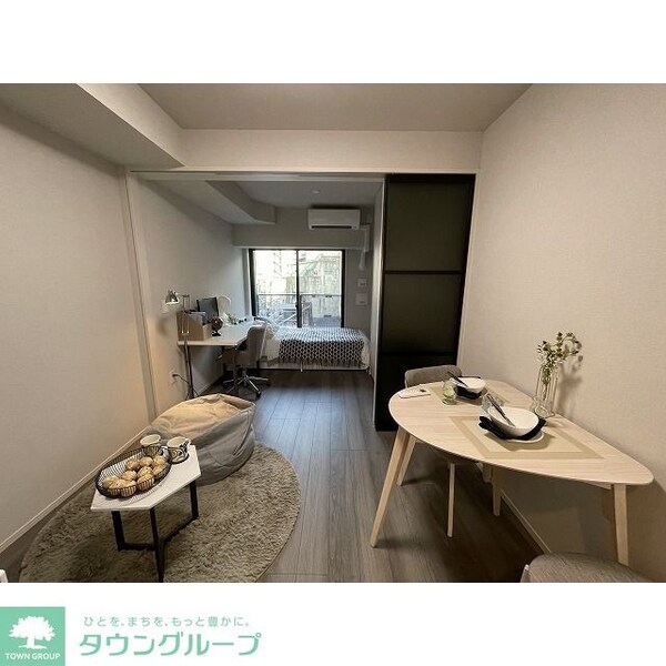 リビング・居室(【家具/調度品に関しては配置例を示したもので実際の賃貸には…)