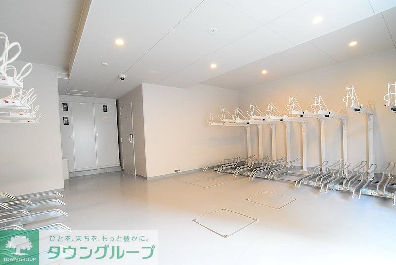 物件内観写真13　(駐輪場)