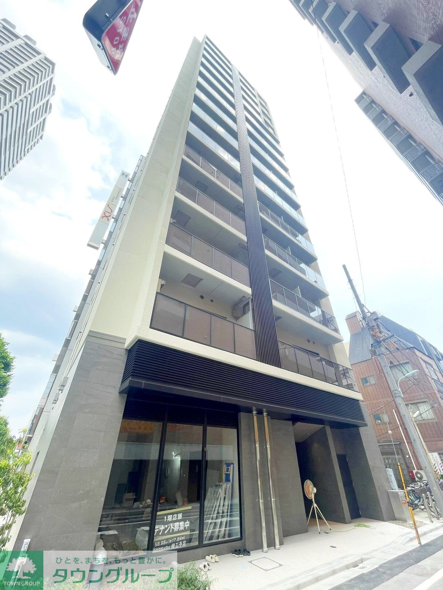 物件外観写真1　(駐車場)