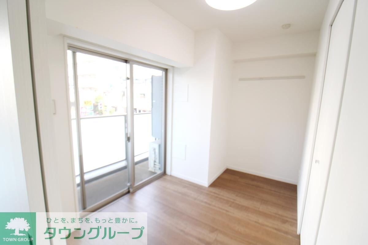 物件内観写真11　(リビング/居室)