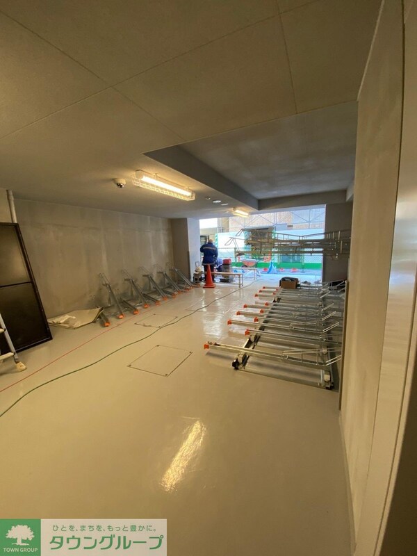 エントランス(\)