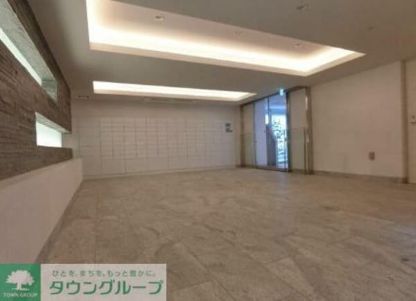 エントランス(駐車場)