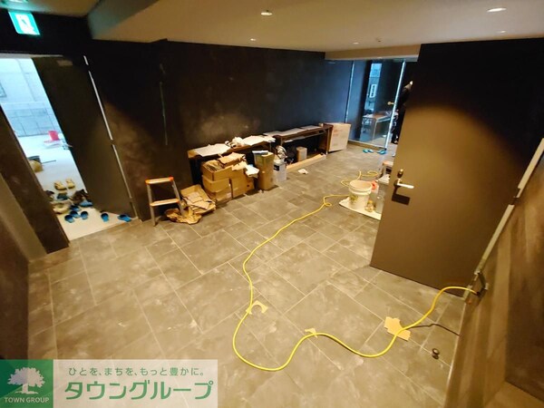 エントランス(駐車場)